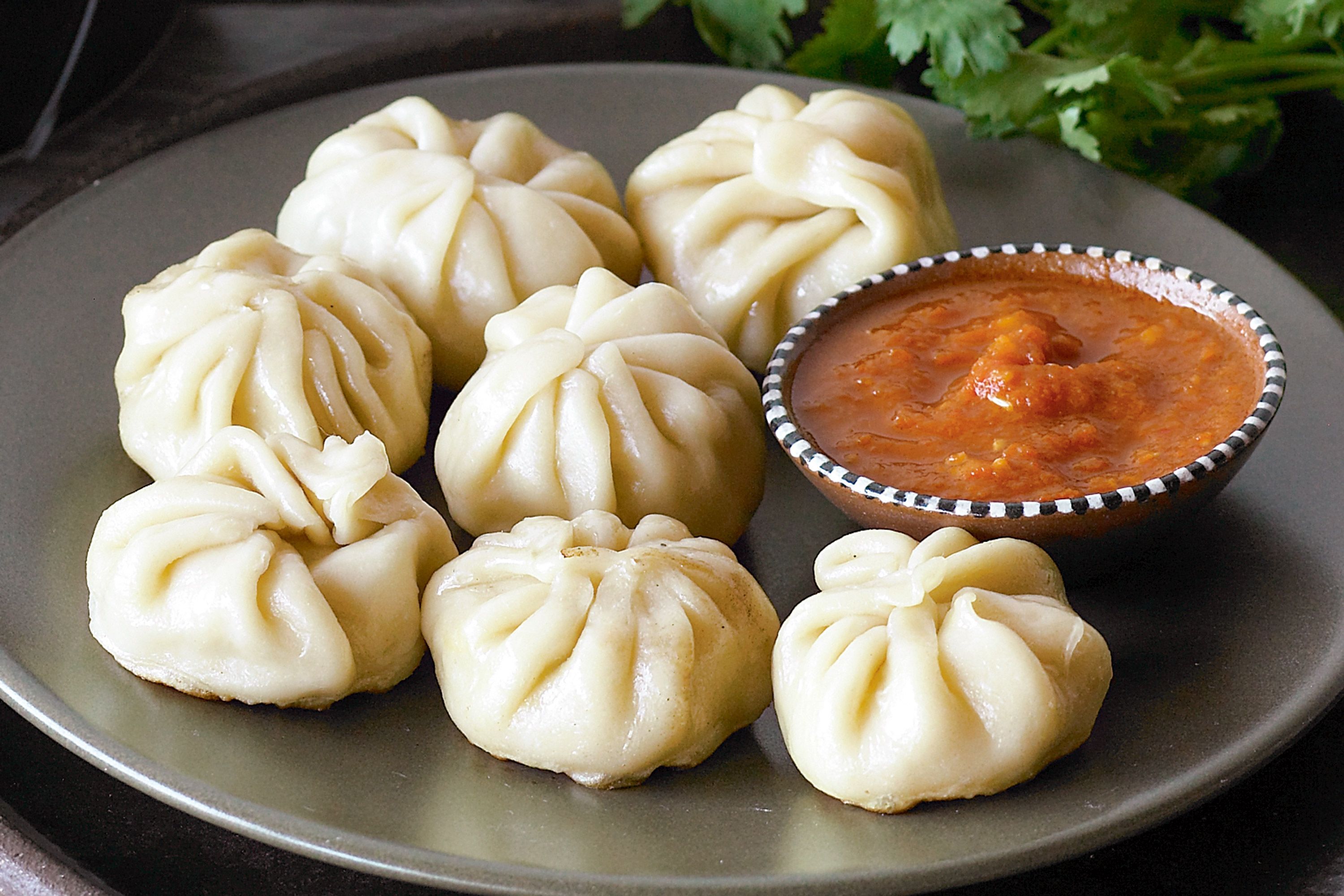 CHICKEN MOMO (8PCS)